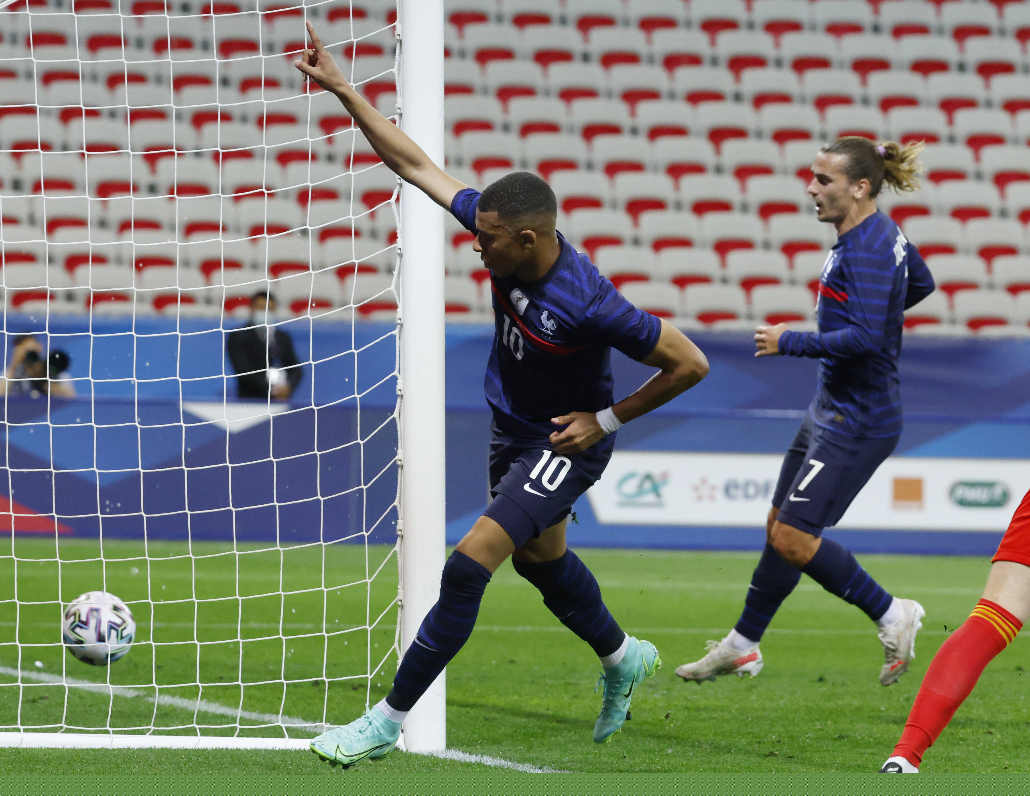 全体起立 全体起立