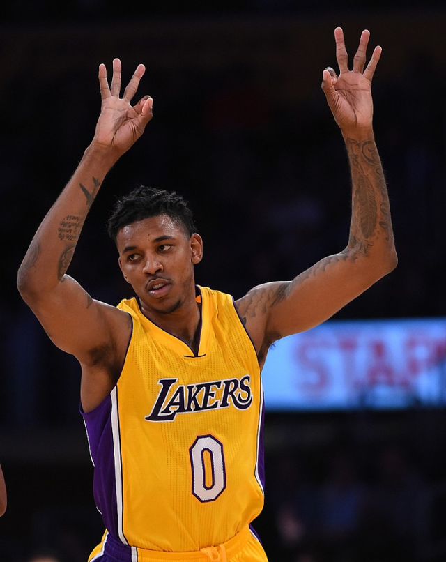 的焦点并非 的焦点并非